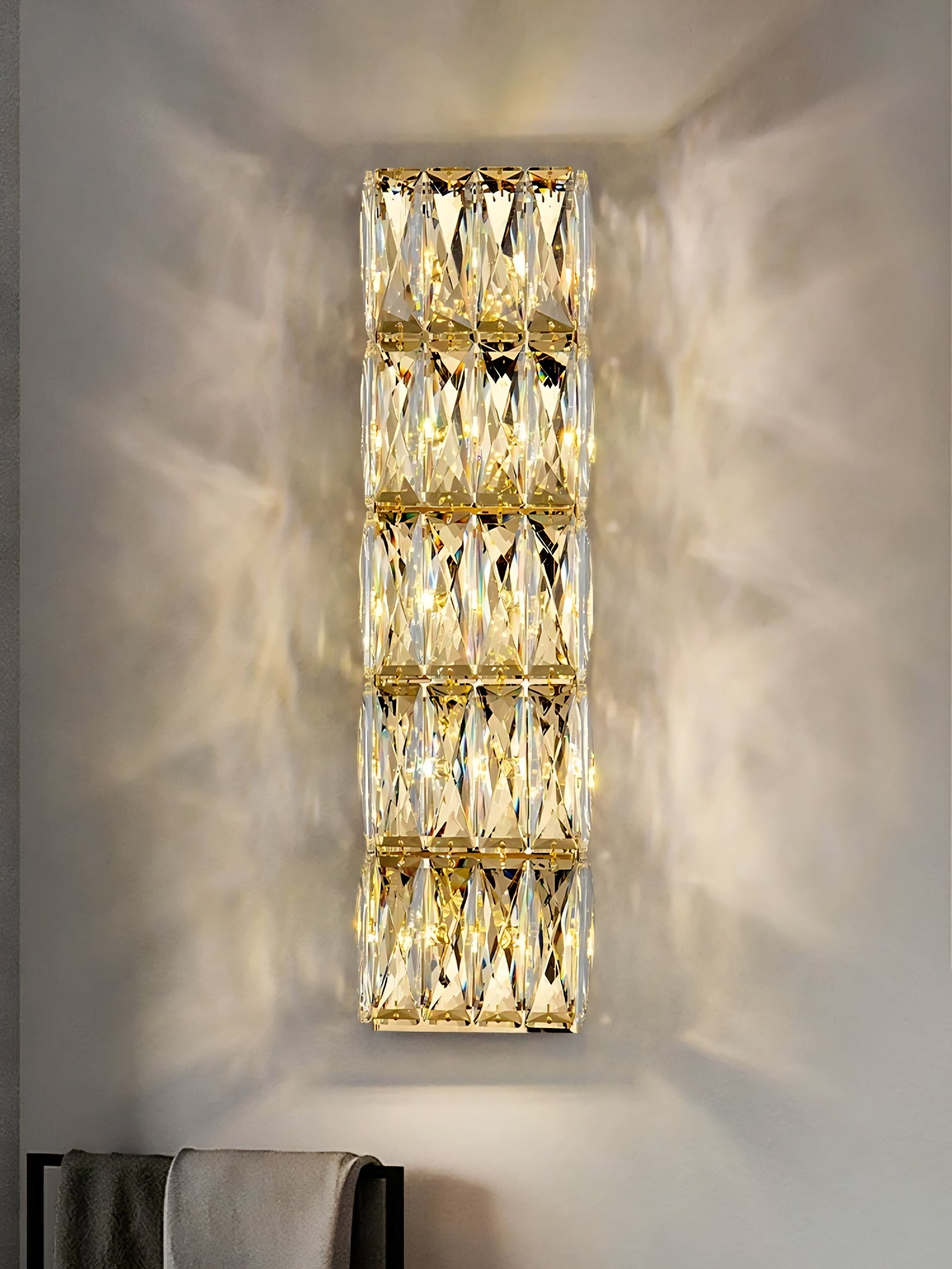 Modern Luxury Crystal Wall Sconce – Gold (K9 Crystal)