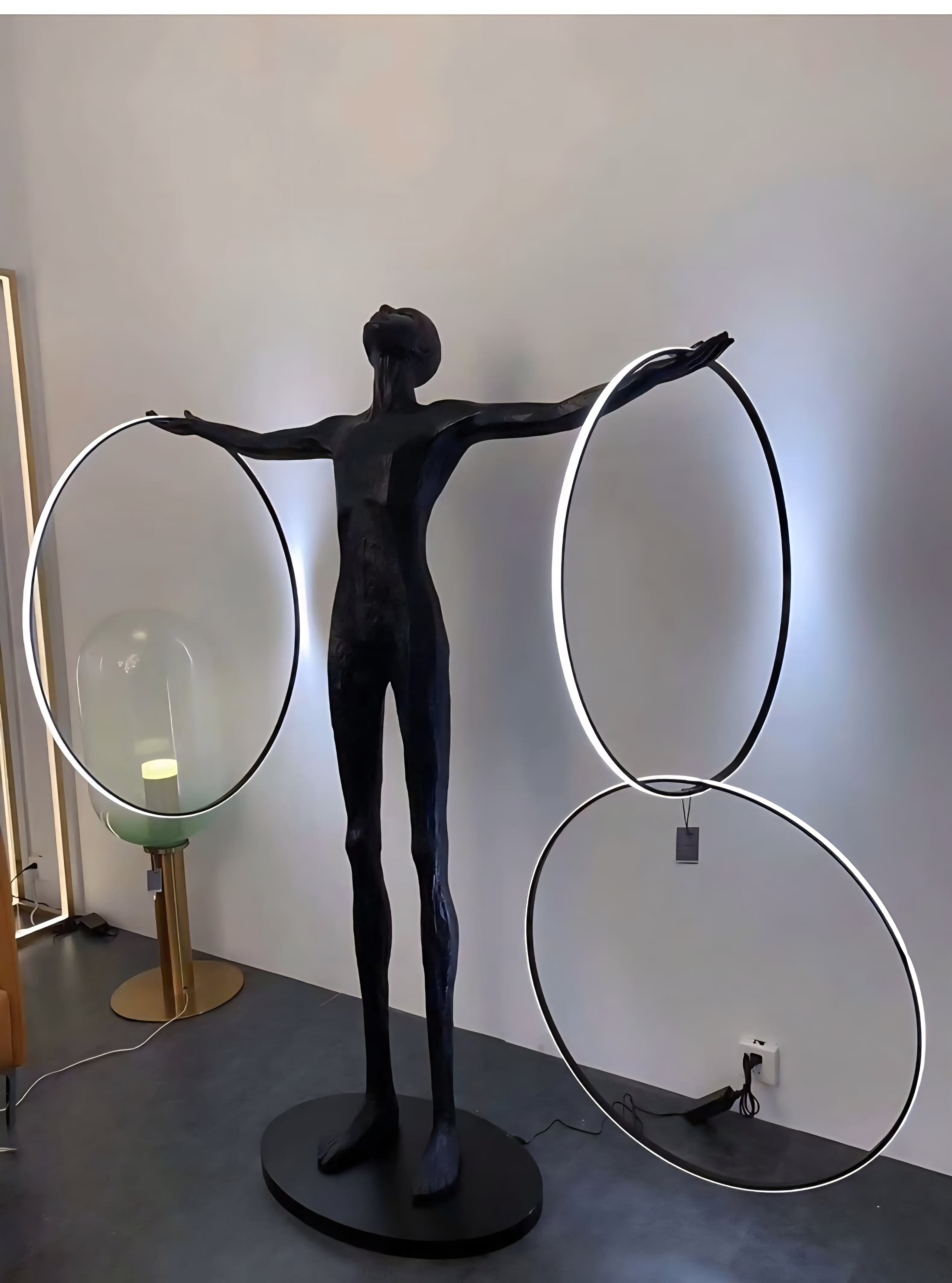 Liva Sculpture Ring Figure Floor Lamp